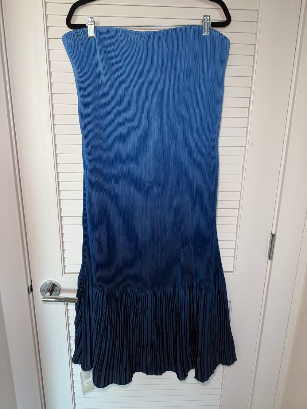 New With Tags Abercrombie and Fitch blue ombre pleated dress - size XLT